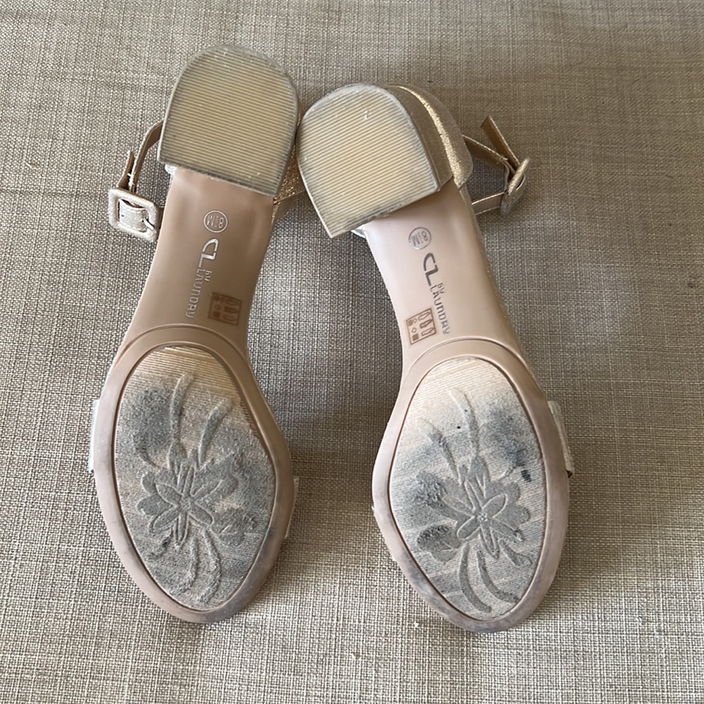 Chinese Laundry gold shoes. - Picture 5 of 7